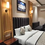 Airport Hotel Lotus Villa 10 Minutes Delhi Aerocity Metro