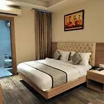Airport Hotel Lotus Villa 10 Minutes Delhi Aerocity Metro