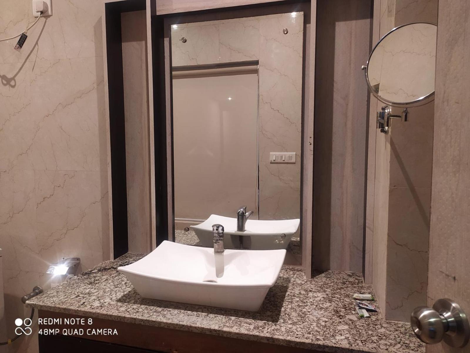 Hotel Airport Lotus 10 Minutes Delhi Aerocity Metro